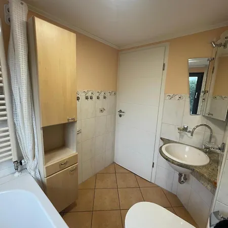 Haus Fuer 8 Personen * بريمين